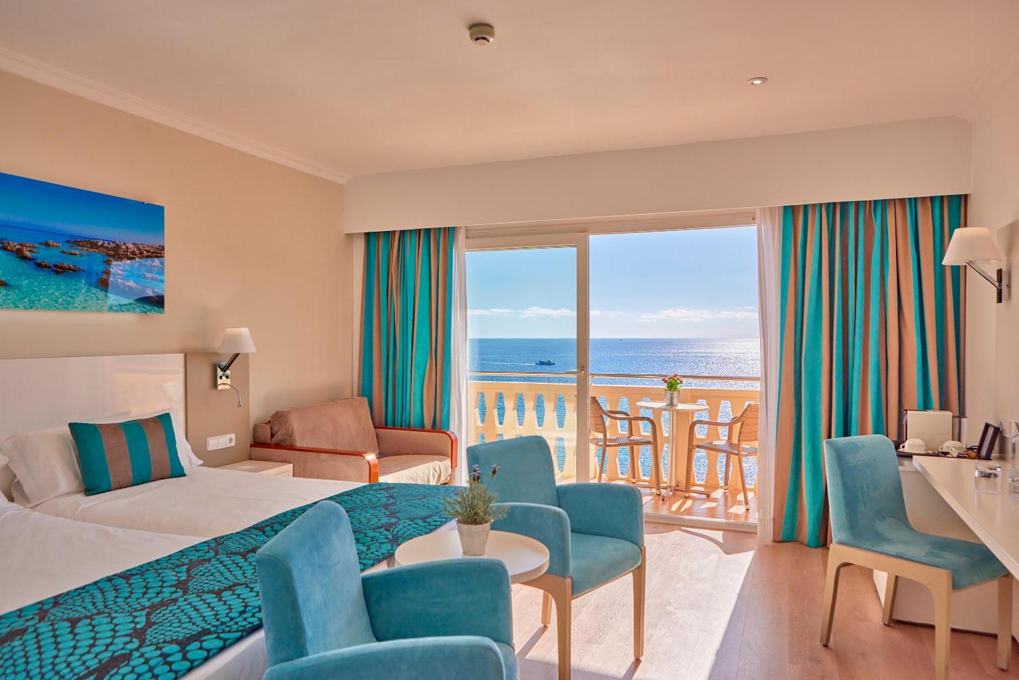 Superior Twin Room with Sea View (2 Adults + 1 Child),1557127744:JPEG